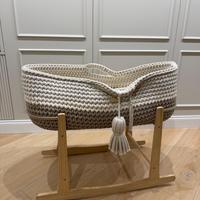 Culla a uncinetto fatta a mano