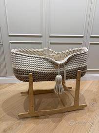 Culla a uncinetto fatta a mano