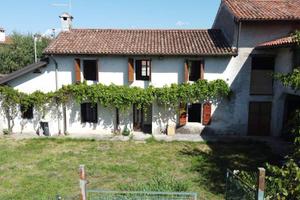 Rustico / Casale di 240 m² con più di 5 locali a P