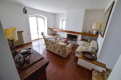 3 LOCALI A PALIANO