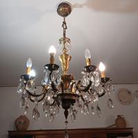 lampadario a gocce di cristallo