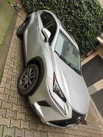 Lexus NX 300 H con 40.000 km praticamente nuova