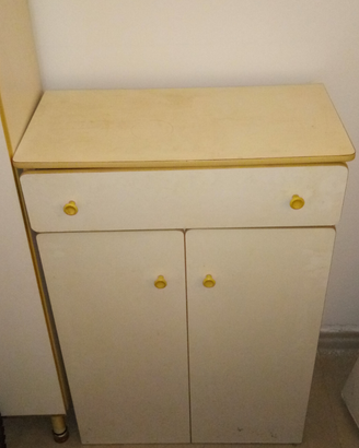 Mobiletto,anche uso scarpiera 89 × 63