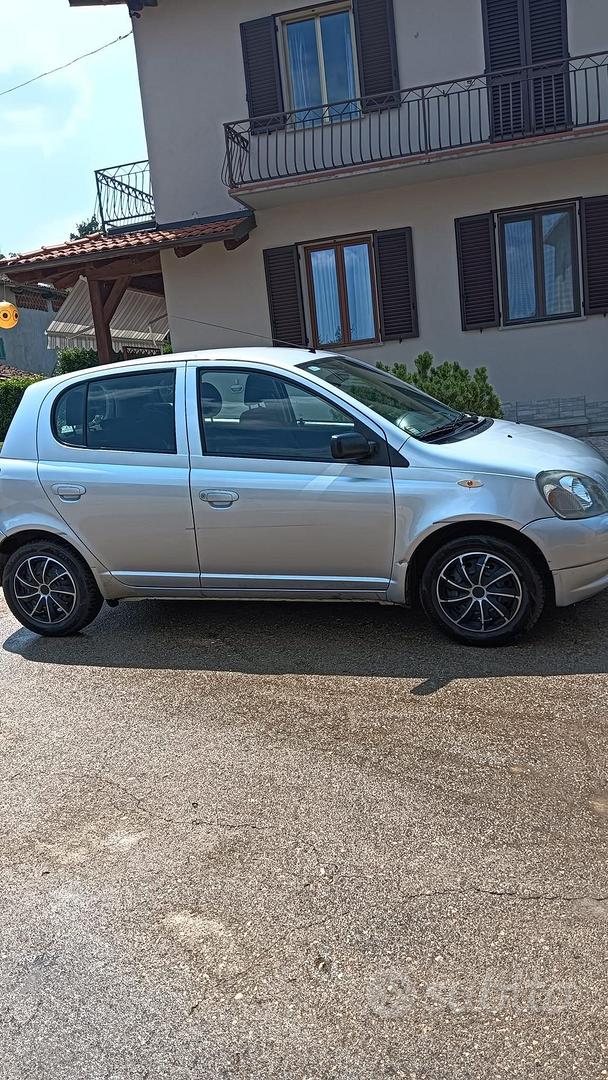 Toyota Yaris 2002 photo 3