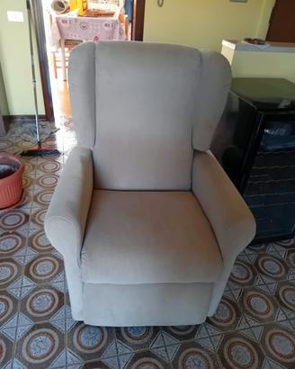 poltrona reclinabile elettrica 