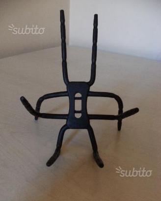 Supporto flessibile per smartphone e altro