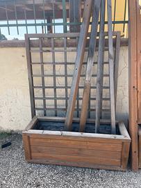 Fioriera in legno con grigliato