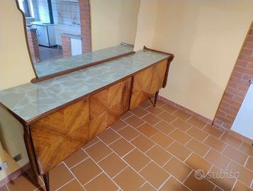 Mobile  d'antiquariato