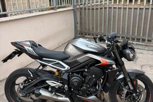 Triumph street trilpe rs