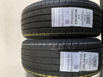 2 Pneumatici 235/45 R19 Bridgestone Dueler H/P Spo