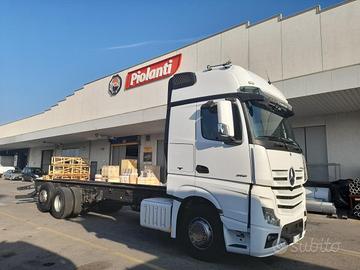 Motrice a telaio Mercedes-Benz Actros 2551 6x2 eur
