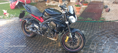 Triumph street-triple