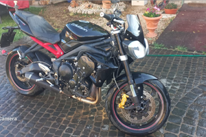 Triumph street-triple