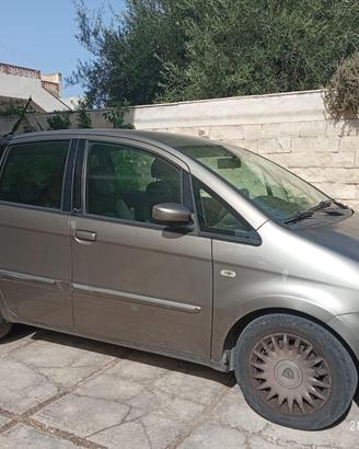 Auto Lancia Musa