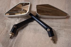 Specchietti universali per moto e scooter