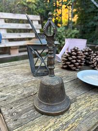 Antica campana da tavolo in bronzo/ottone