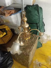 Lampadario vintage a 3 luci in ottone e vetro