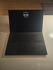 Computer portatile Dell XPS 9520, i7, 32GB/1TB