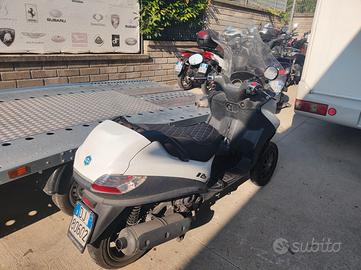 Piaggio MP3 400