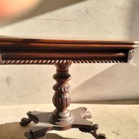 Tavolino d'antiquariato