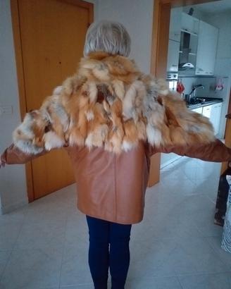 giaccone in pelle e volpe rossa