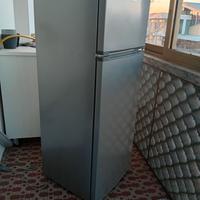 Frigorifero AKAI 211 litri