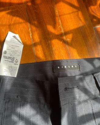 Pantaloni modello capri