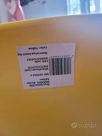 Sedia bianca e gialla nuova