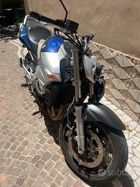 Suzuki GSR 600 (2006) Sinistrata buona per ricambi