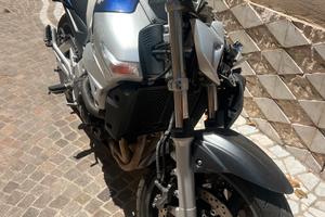 Suzuki GSR 600 (2006) Sinistrata buona per ricambi