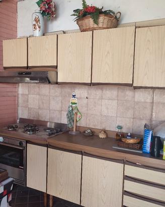 cucina tavolo e sedie