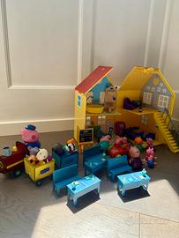 Casa, scuola, treno, personaggi Peppa Pig