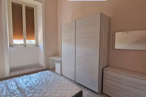 Bilocale ristrutturato - zona Fuorigrotta