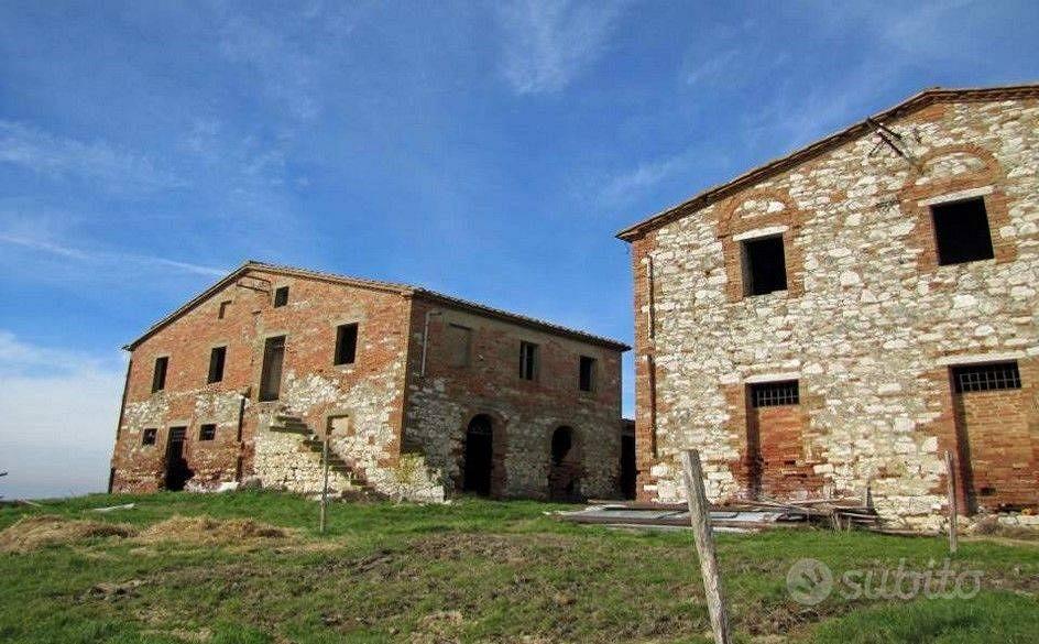 Rustico / Casale di 1800 m² con box auto a Asciano - Vista 2