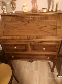 scrivania d'epoca 