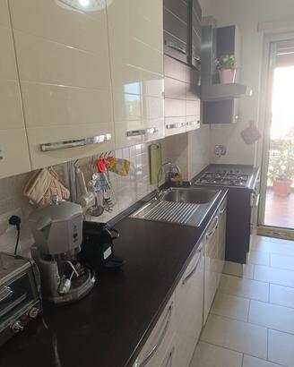 Cucina, letto matrimoniale contenitore e fr