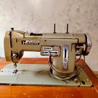 macchina da cucire vecchia 