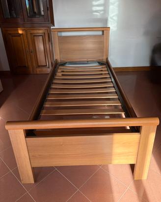 Letto singolo in legno