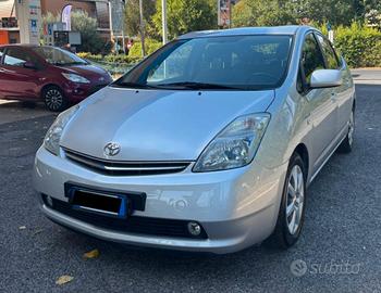 Toyota Prius 1.5i 16V - Hybrida Automatica