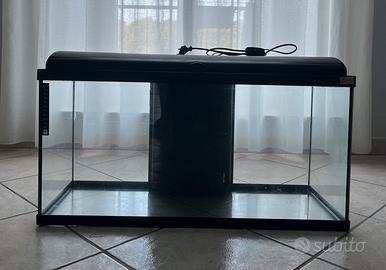 Acquario 90 litri con accessori vari