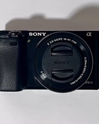 Sony A6000 + 16-50 OSS + 3 Batterie + SD 128GB