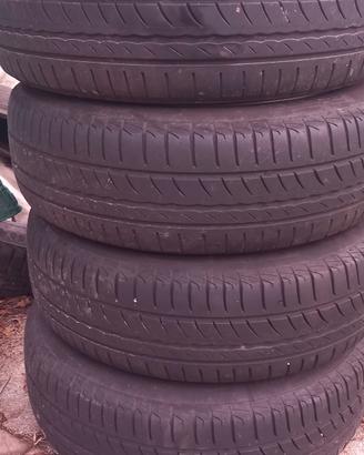 4 pneumatici completi di cerchio 185/65R15 