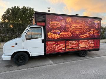 FOOD TRUCK PATENTE B