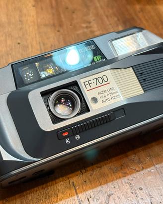 Ricoh FF-700 – Compatta analogica 35mm f/2.8