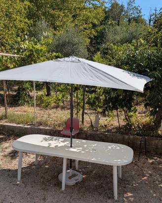 Tavolo da giardino + ombrellone