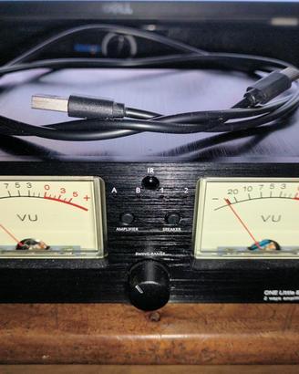 Doppio VU meter analogico 