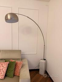 Lampada da soggiorno tipo Flos