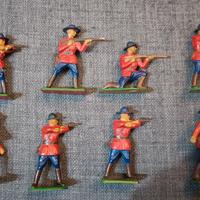 Soldatini marca Starlux : Giubbe rosse canadesi