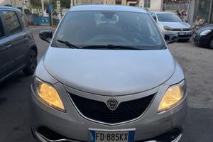 Lancia Ypsilon 0.9 TwinAir 85 CV 5 porte Metano Ec