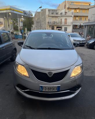 Lancia Ypsilon 0.9 TwinAir 85 CV 5 porte Metano Ec